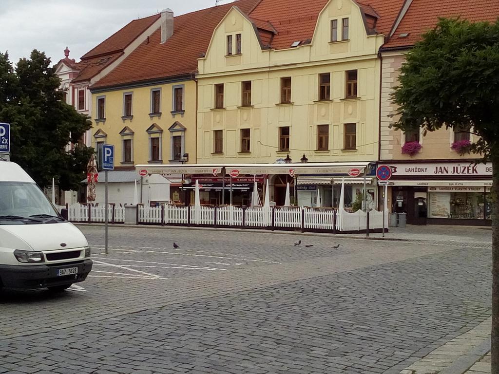 Manhattan Penzion Hotel Písek Exterior photo