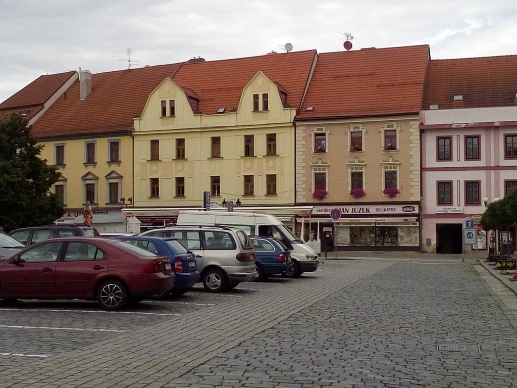 Manhattan Penzion Hotel Písek Exterior photo