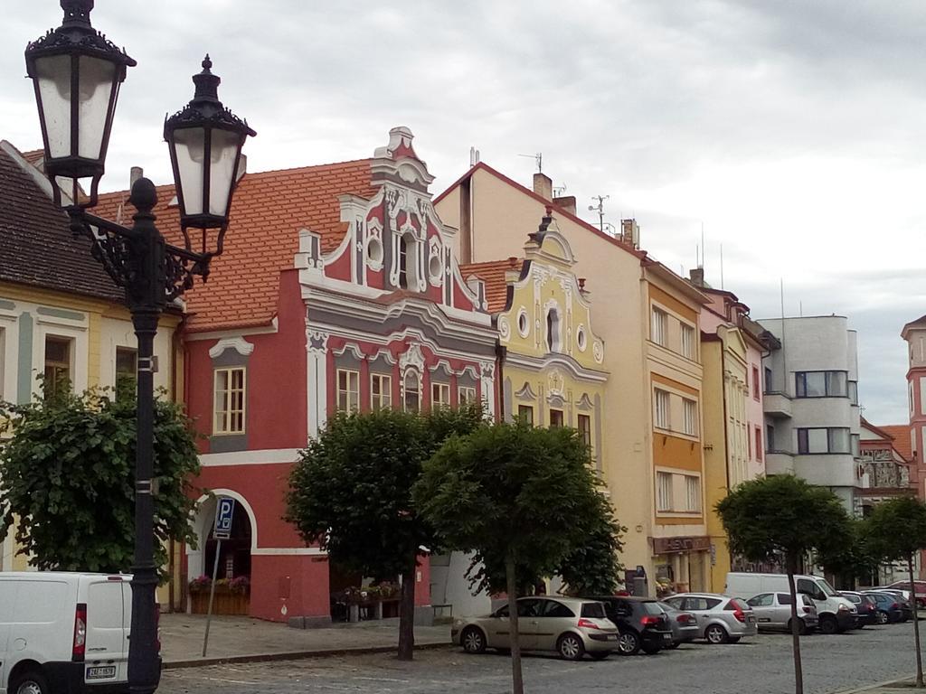 Manhattan Penzion Hotel Písek Exterior photo