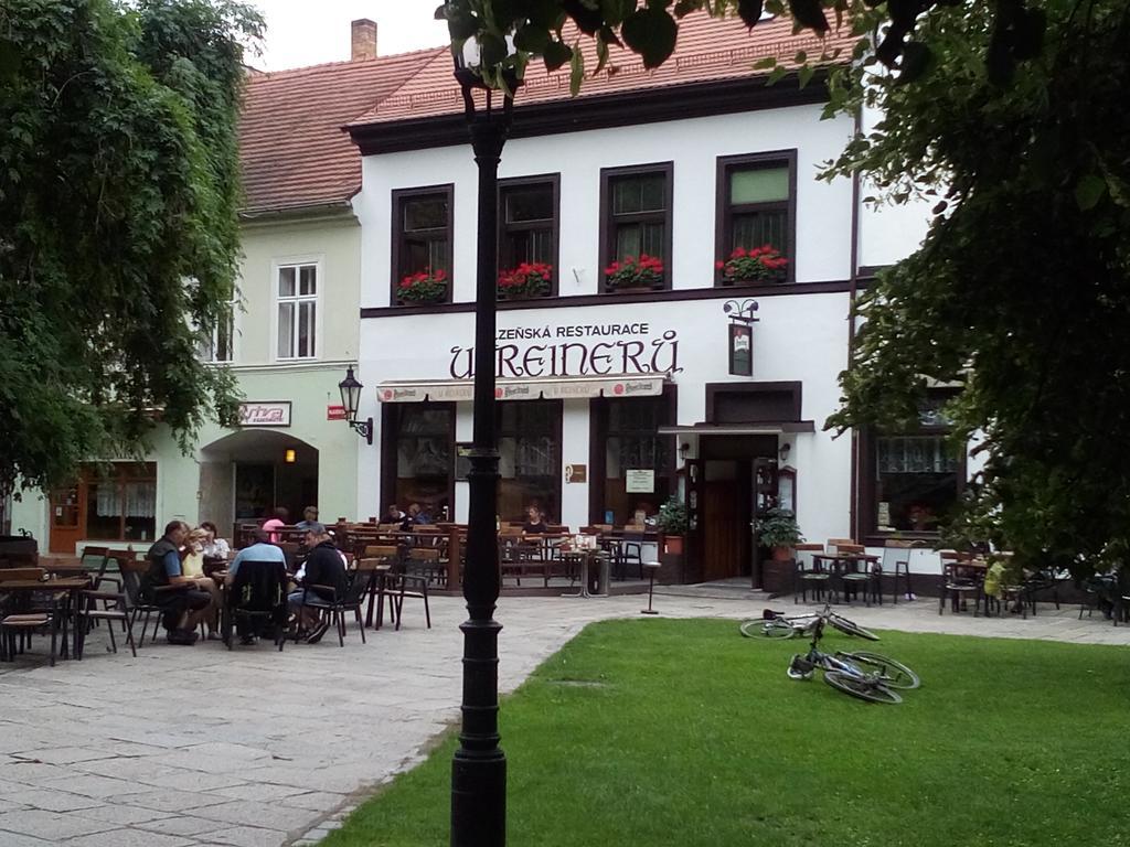 Manhattan Penzion Hotel Písek Exterior photo