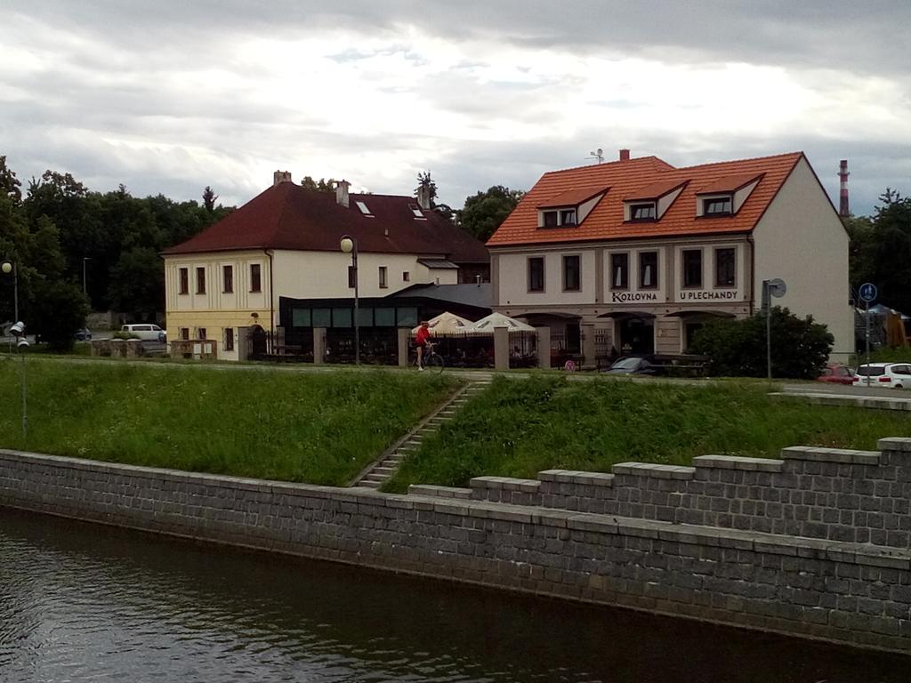 Manhattan Penzion Hotel Písek Exterior photo